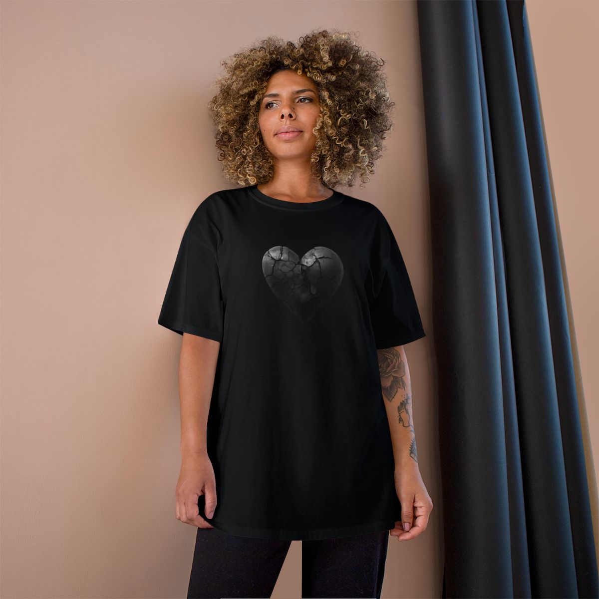 Black T-Shirt with Cracked Heart Design Casual Wear