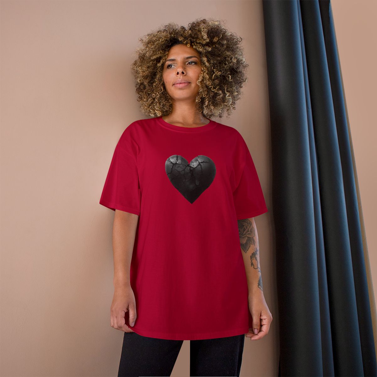 Red T-shirt with Black Heart Graphic Design Casual Wear